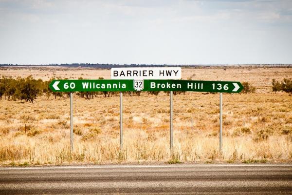 A road sign pointing to Broken Hill and Wilcannia. 